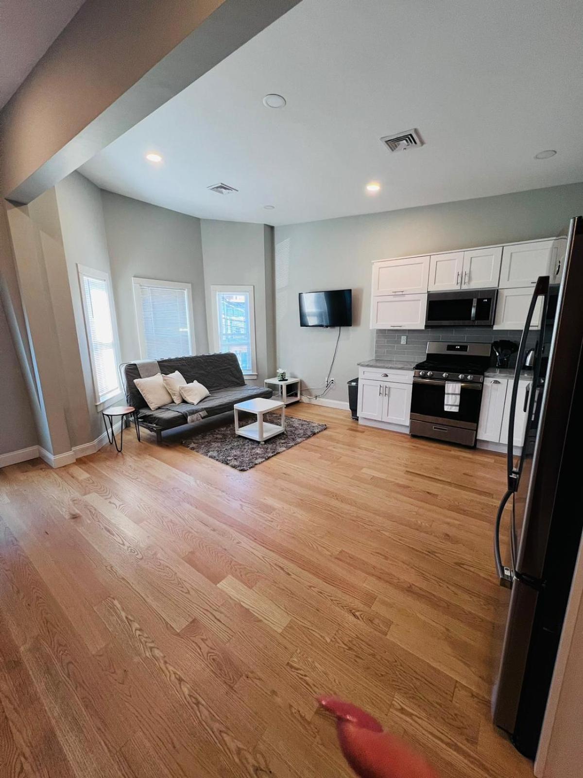 Renovated, 10 Min From The City Boston Exterior foto